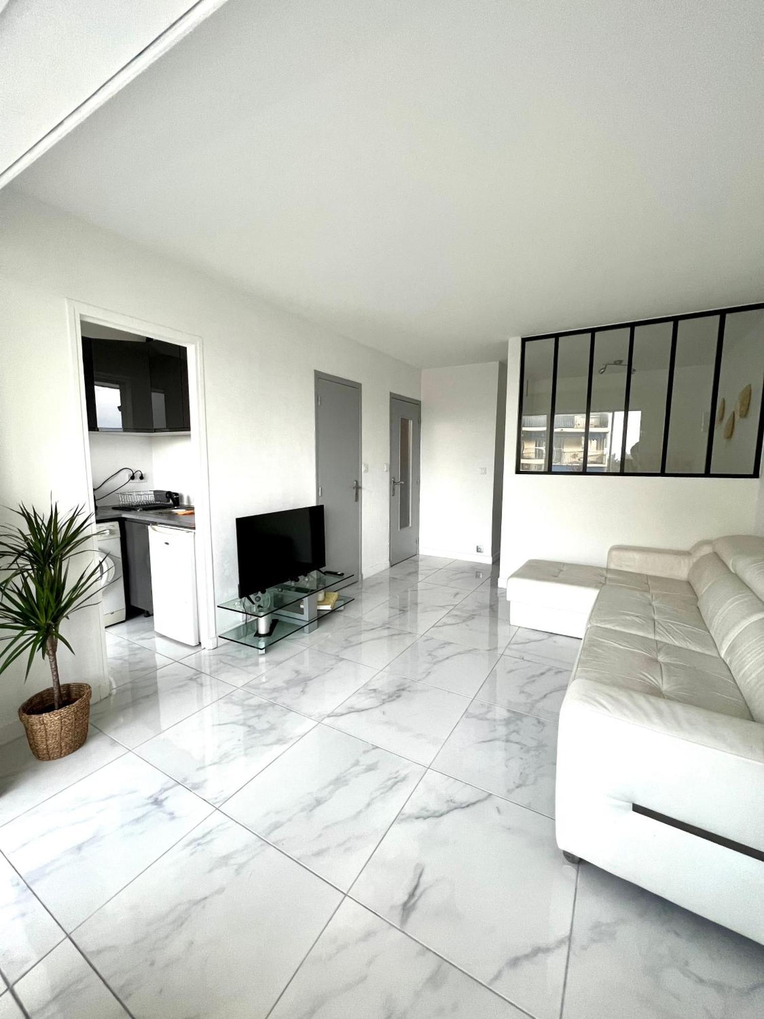 Studio 4 Couchages A 12 Min De La Plage A Pied Avec Wifi, Le Parking Est En Option Antibes Exterior photo