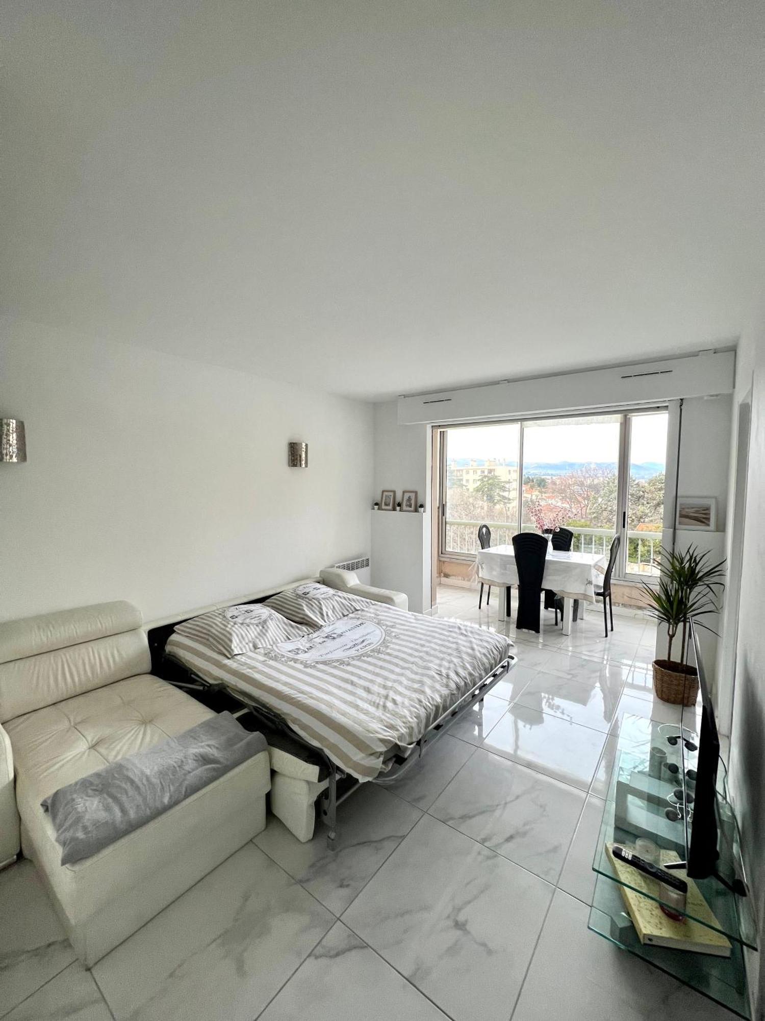 Studio 4 Couchages A 12 Min De La Plage A Pied Avec Wifi, Le Parking Est En Option Antibes Exterior photo